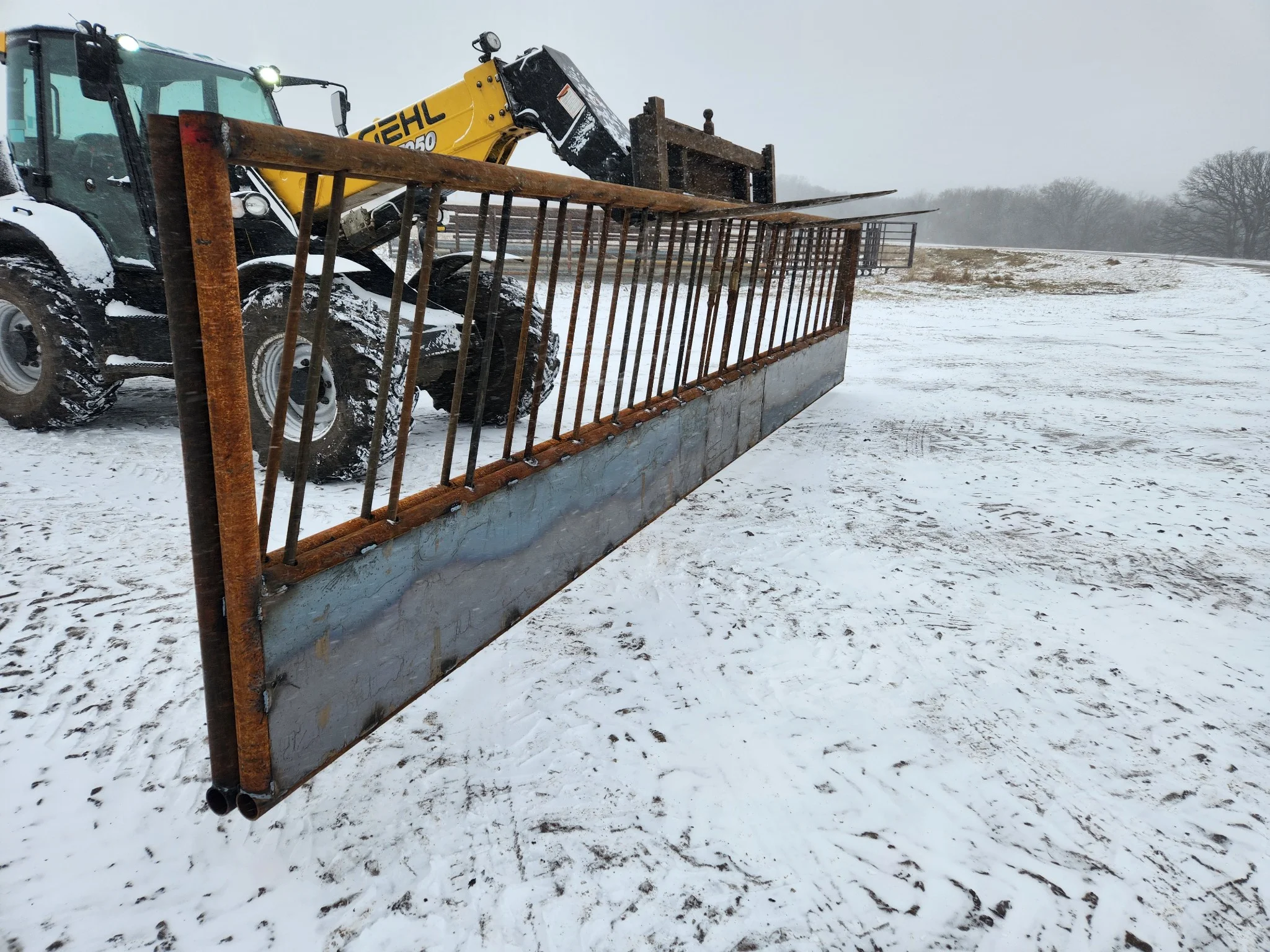 Feeder Panels with Slants Detail