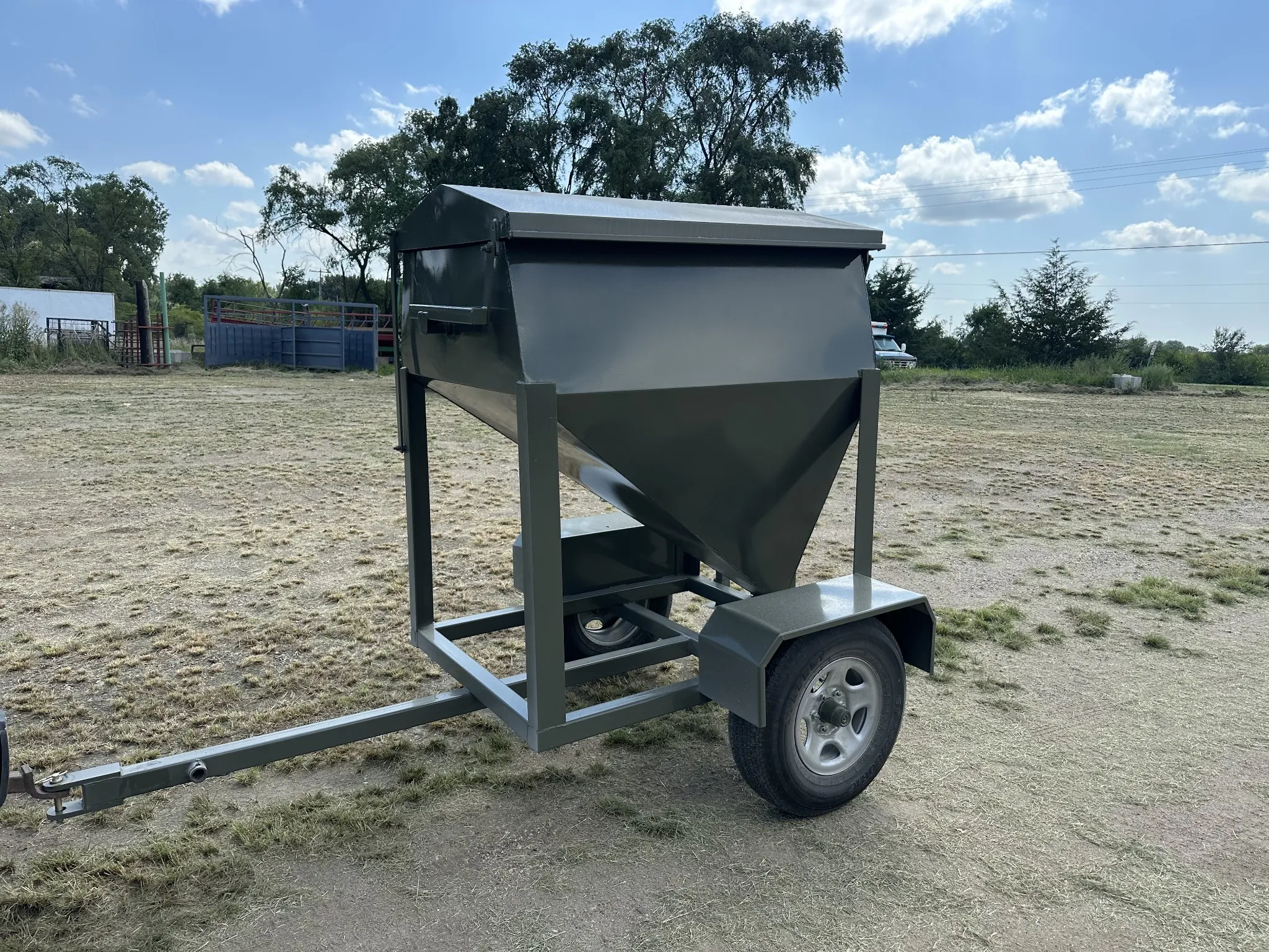1.5 and 2.5 Ton Bulk Bin