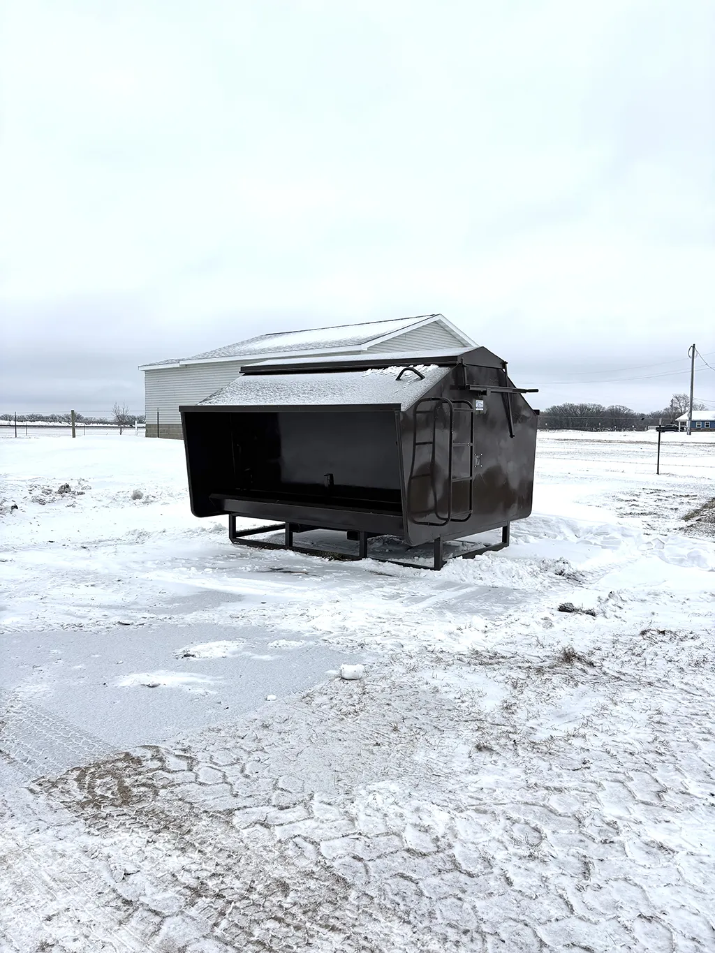 250 Bushel Shelf Feeder on Skids Close-up